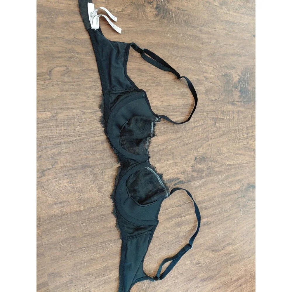 Victoria’s Secret Dream Angels Black  lace With Little Pink Rose Bra 32D